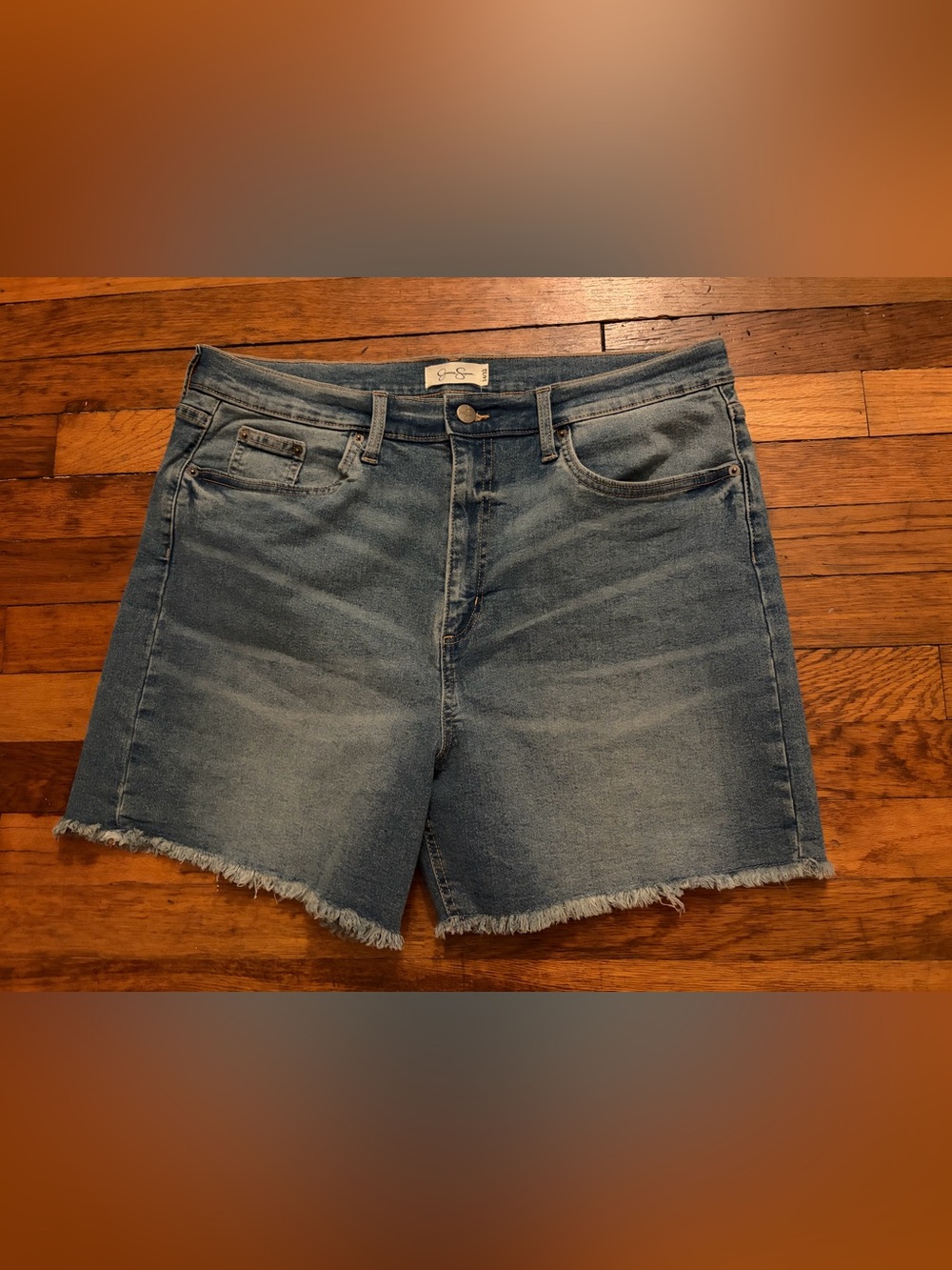 Jessica Simpson high rise Frayed Hem Light Wash Denim Shorts never worn! 14 / 32